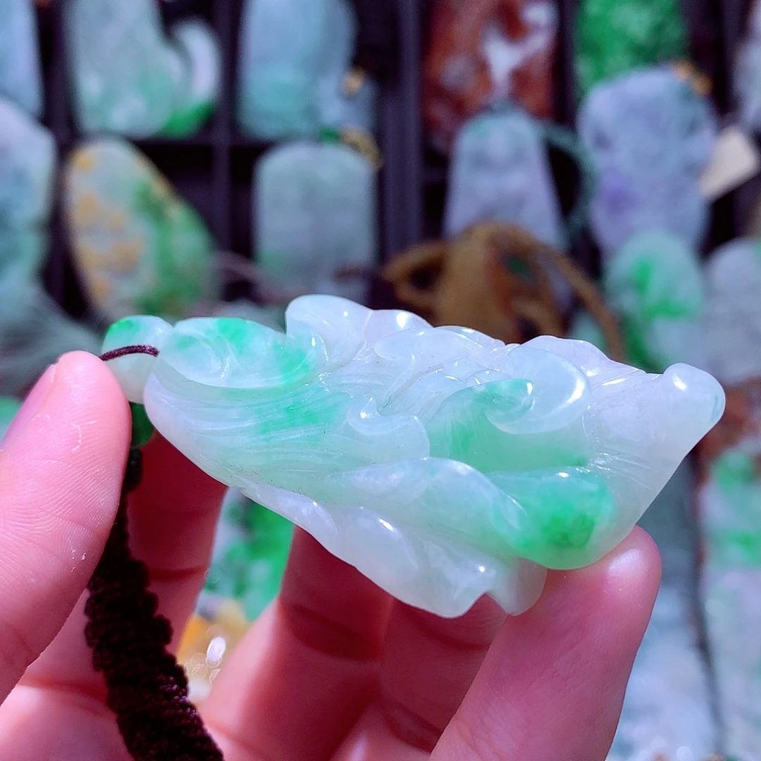 颈饰未镶嵌翡翠天然