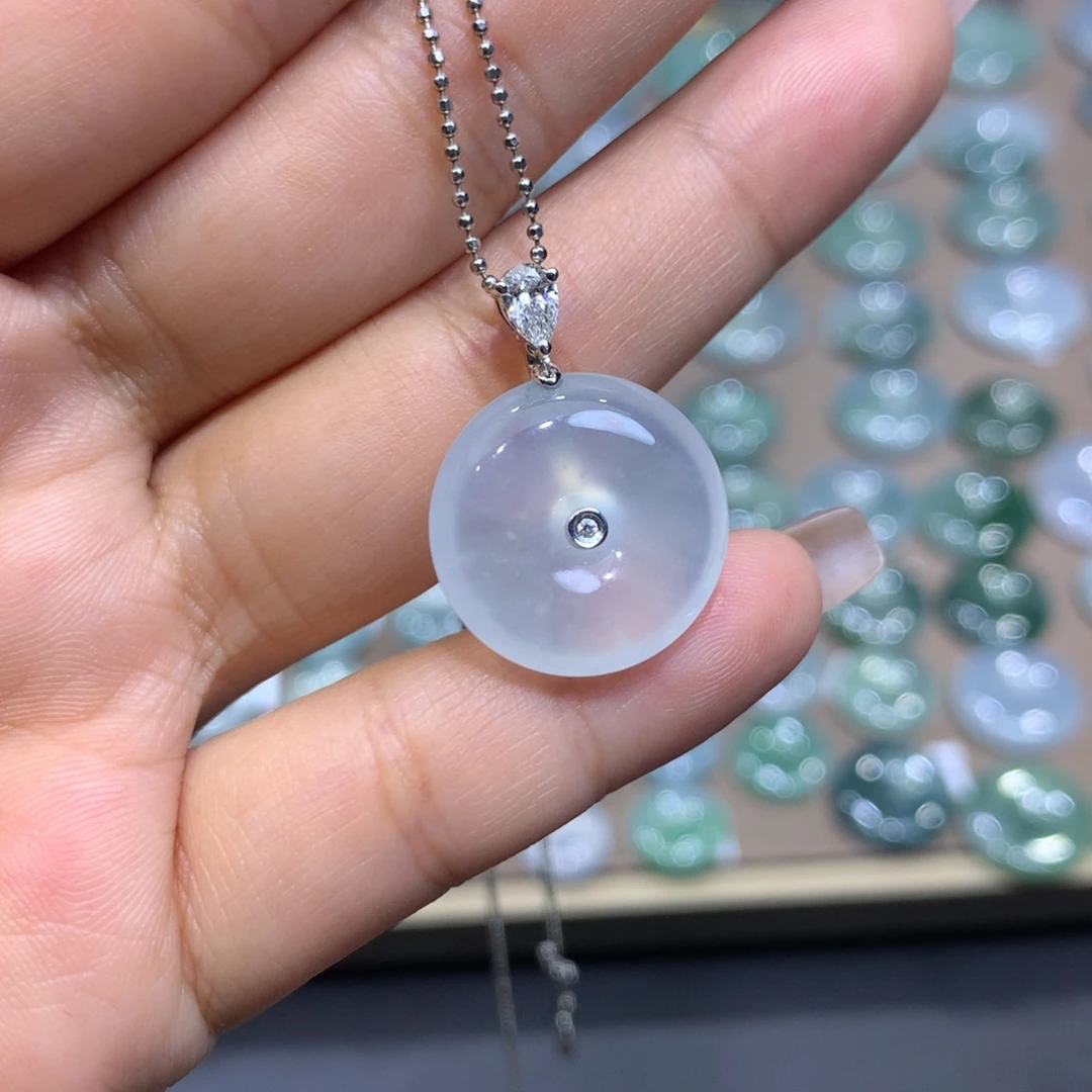 翡翠未镶嵌颈饰平安扣17.8^5.7