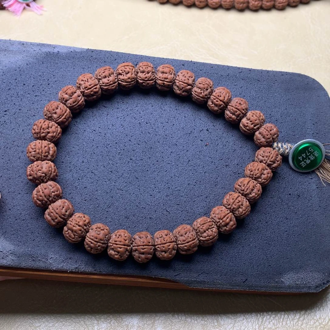 金刚菩提手串游**房老树王