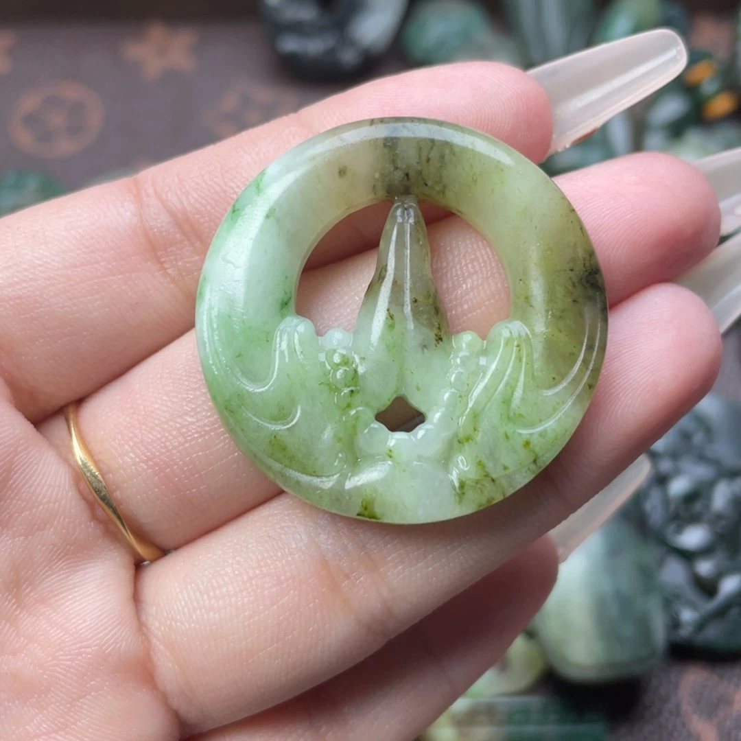 独山玉未镶嵌颈饰