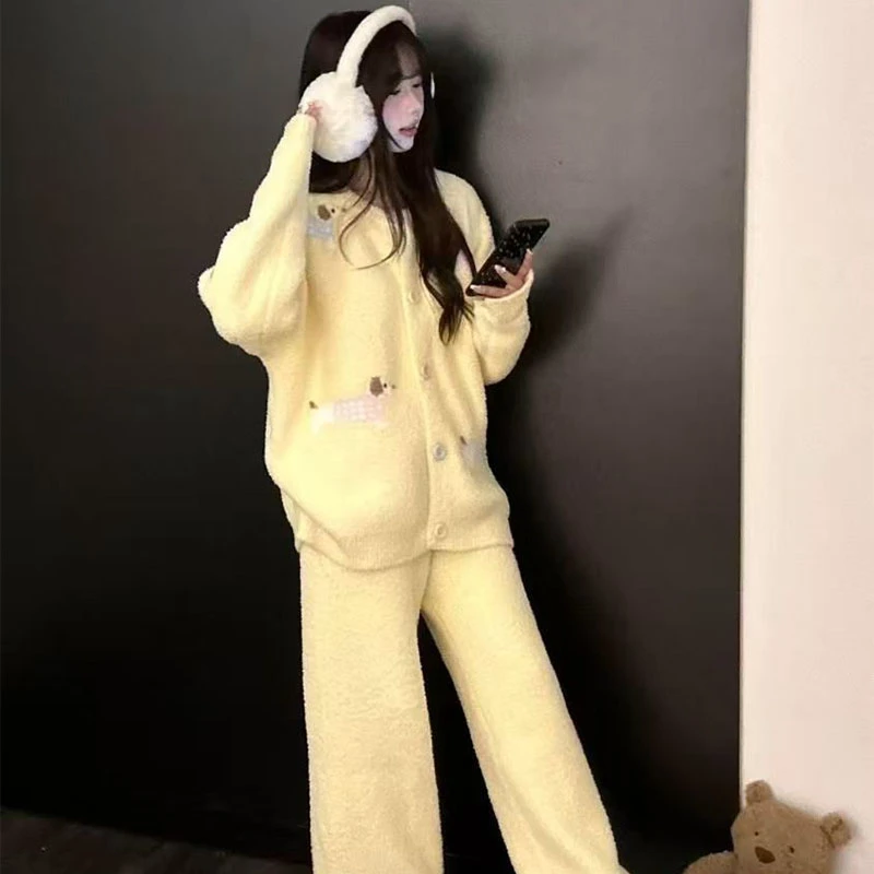 奶黄色腊肠狗睡衣女款半边绒加厚2025新款秋冬季珊瑚绒保暖家居服