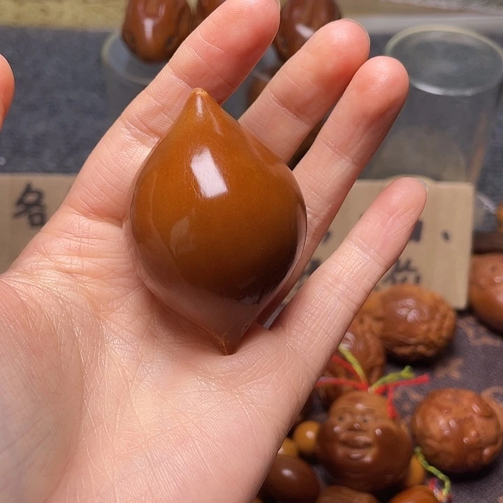 貴****把件橄榄核蝴蝶不串