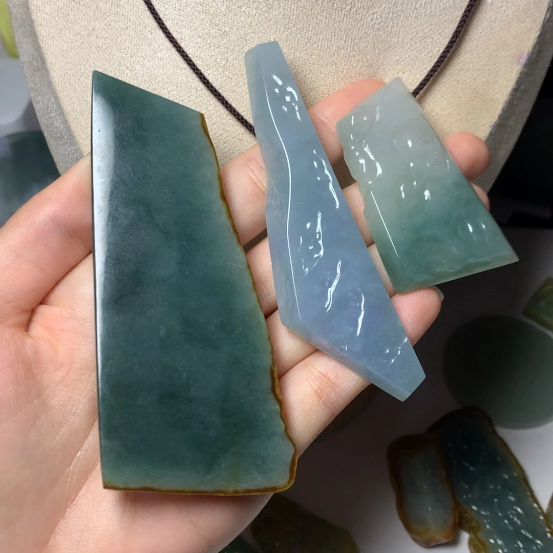 翡翠颈饰未镶嵌吊坠