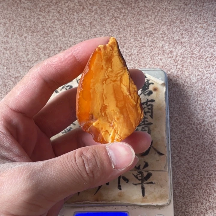 定制琥珀未镶嵌二*?