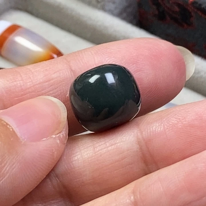 未镶嵌玛瑙/玉髓珠宝半成品13.8mm墨绿色老型珠