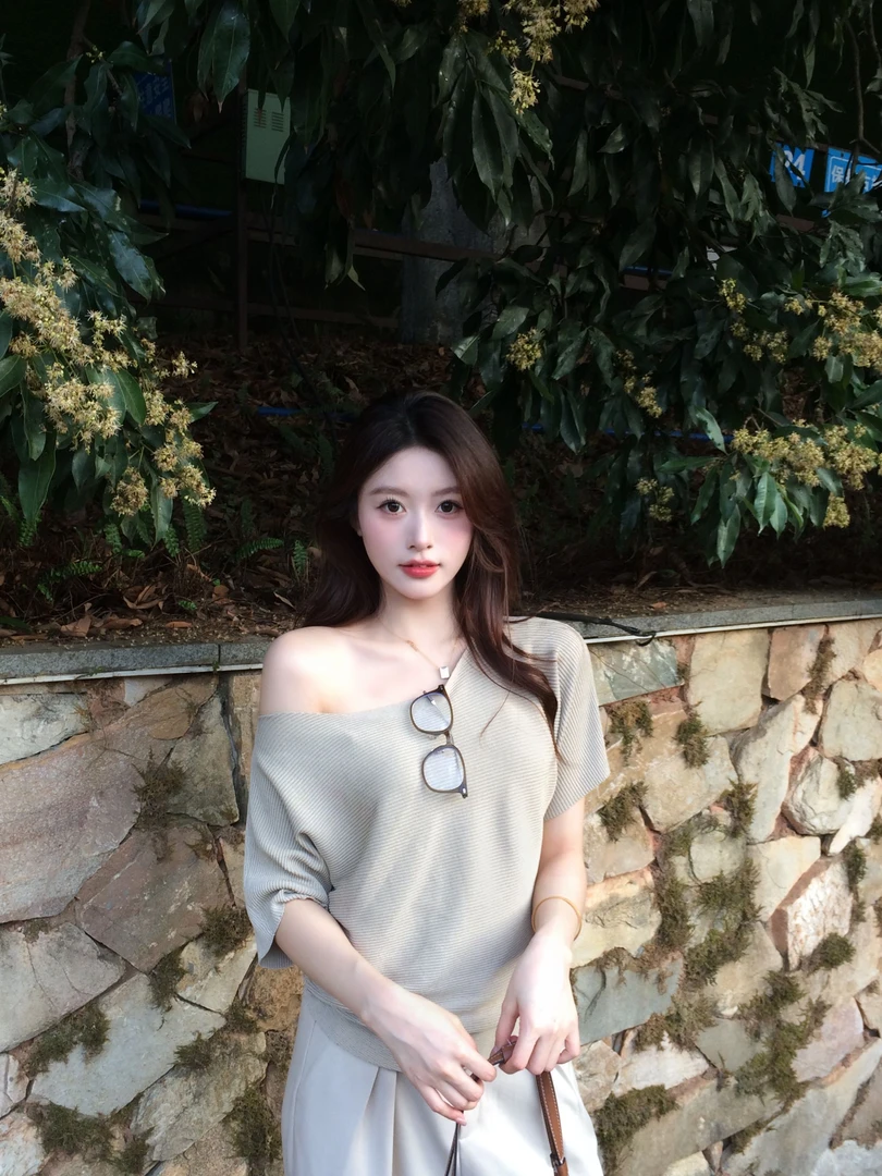 【CHUN】清凉一夏 斜肩露肩冰丝肌理宽松百搭上衣