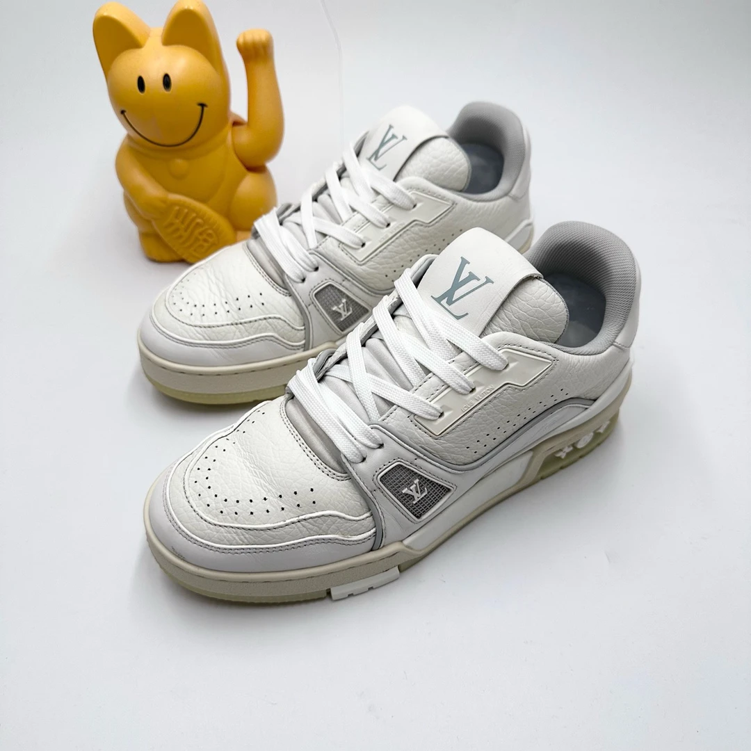 95新 LouisVuitton/路易威登 36.5白水泥拼接Trainer板鞋/BB0543