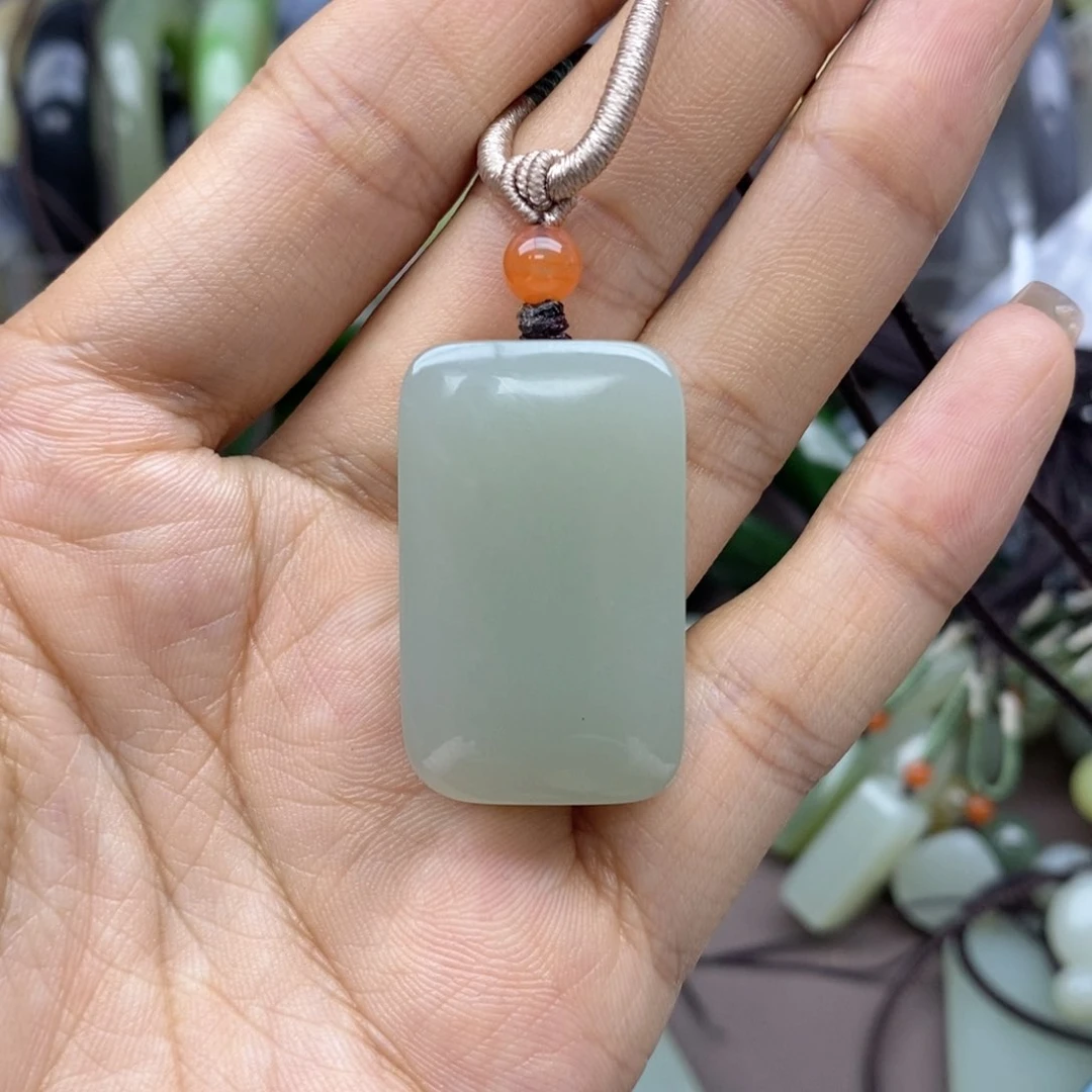 和田玉吊坠(不含链)未镶嵌?****亮