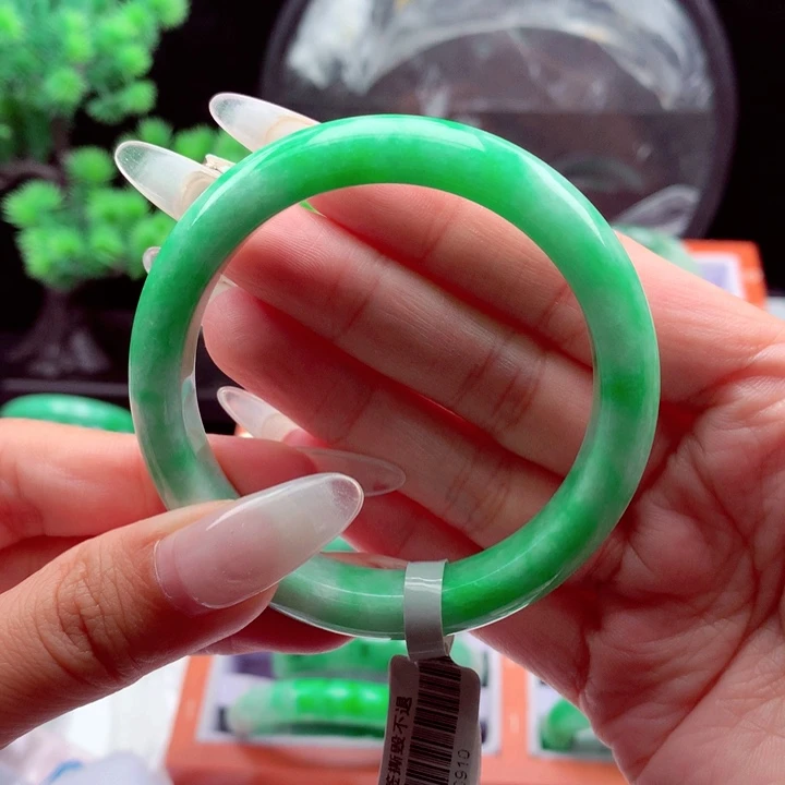 翡翠未镶嵌手镯翡翠