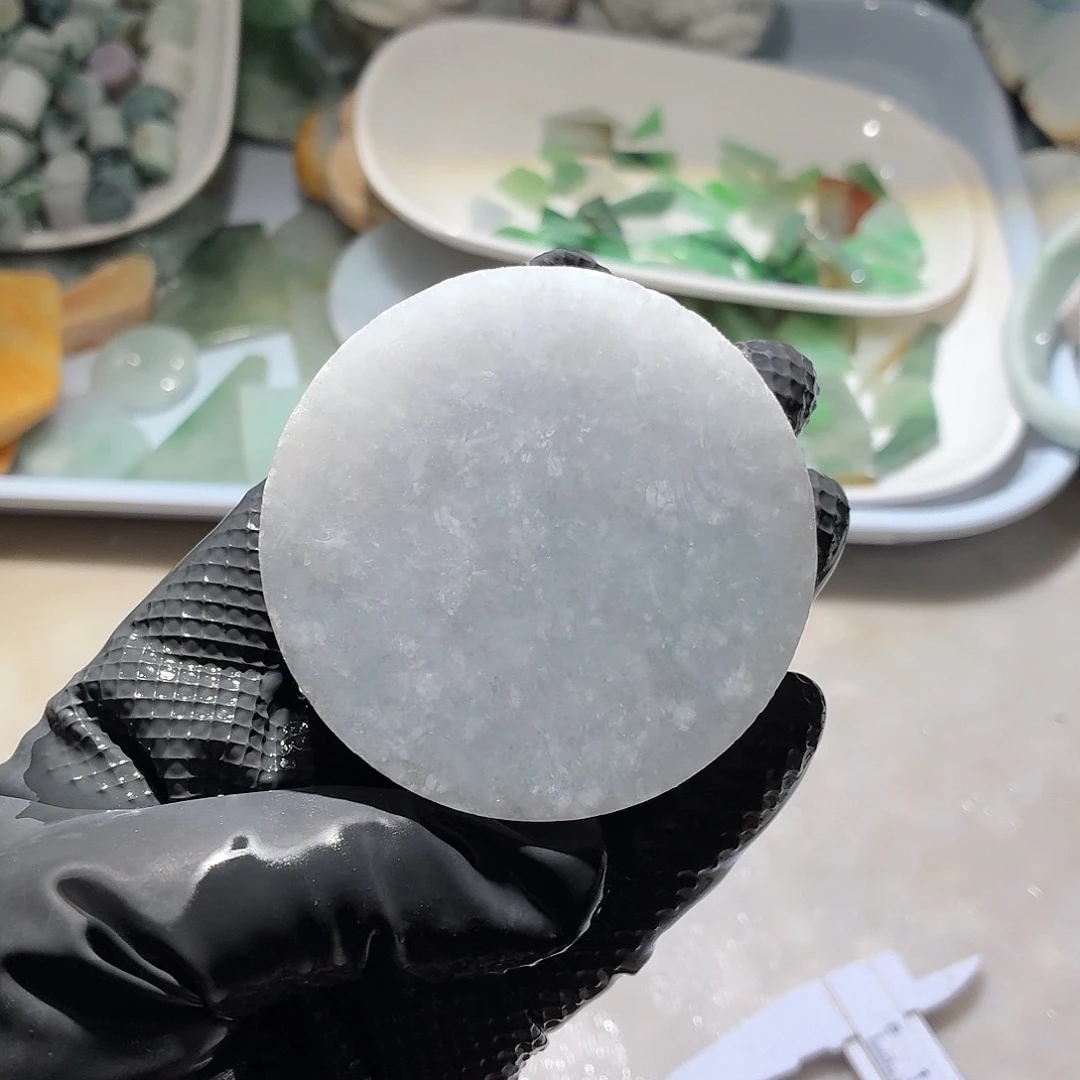 颈饰未镶嵌翡翠边角料