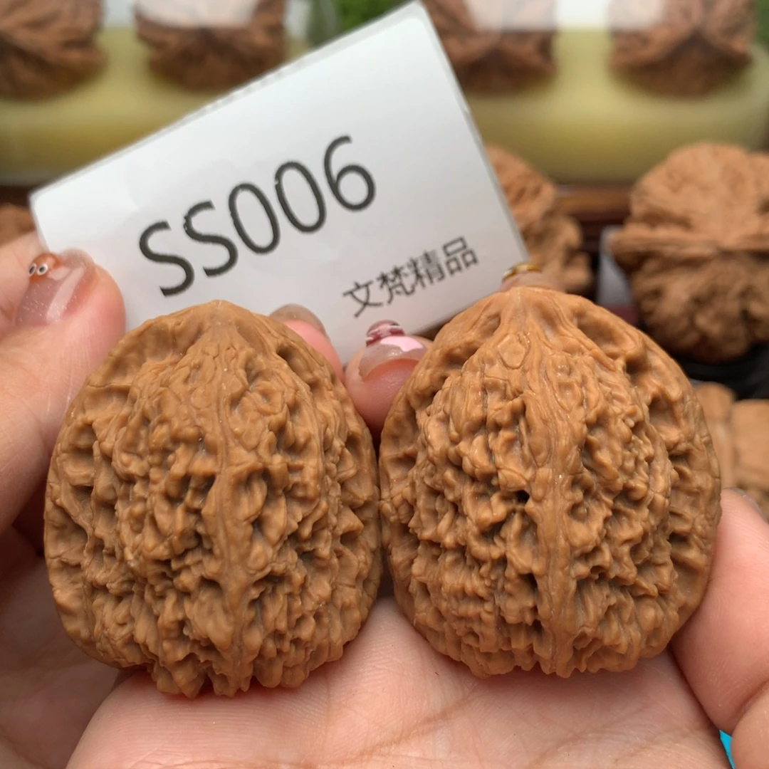 文玩核桃把件全品南疆石40