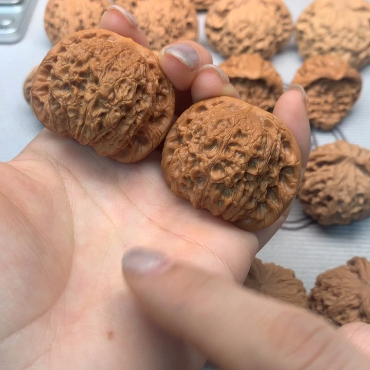 明***晨把件文玩核桃血麒麟42