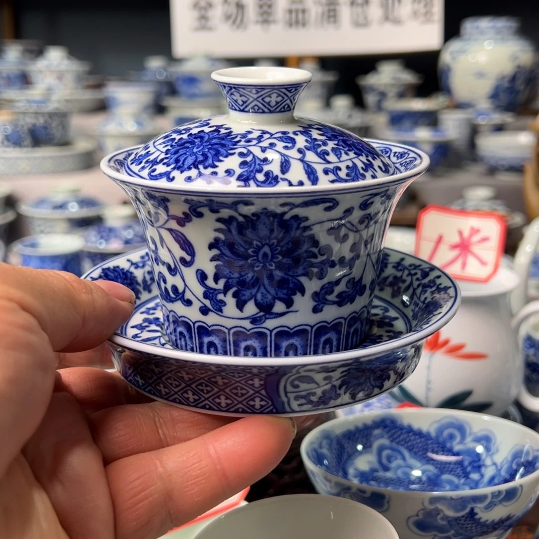 摆件景德镇青花瓷器