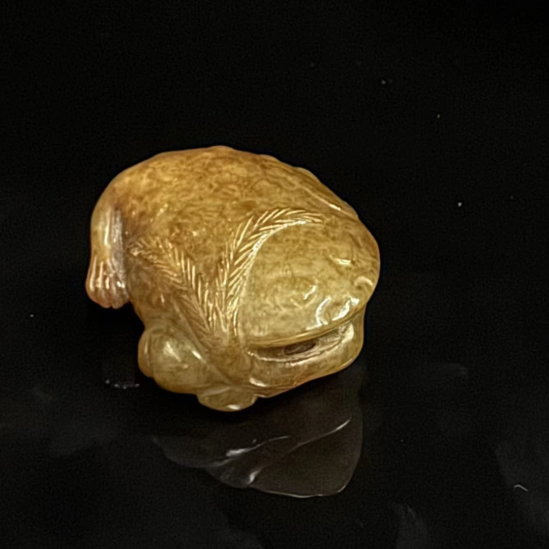 LOT13/公元19-20世纪前期和田玉金蟾雕件/464417