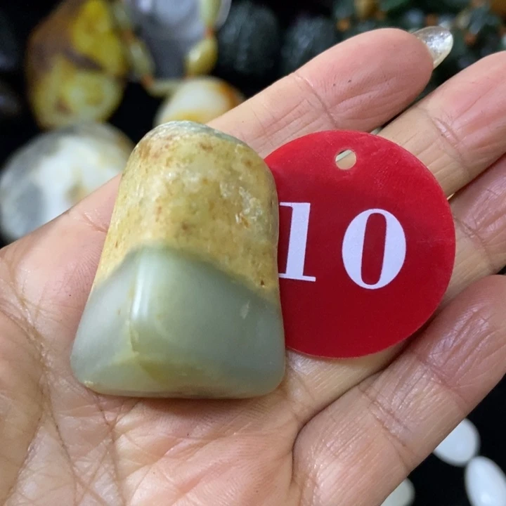 和田玉（糖玉）未镶嵌挂件