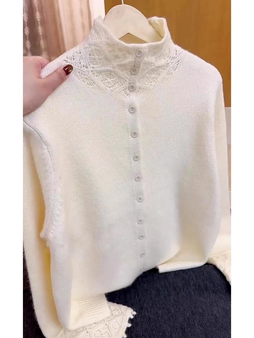 气质轻奢风立领钩花设计米色毛衣女装2025冬季新款小众百搭针织衫