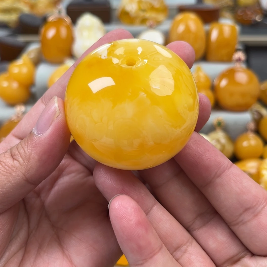 蜜蜡未镶嵌珠宝奇石