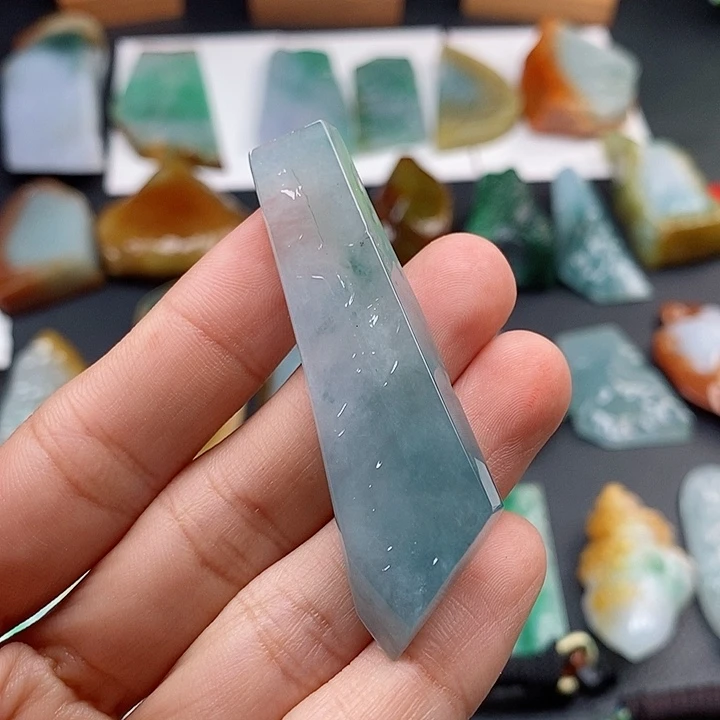 用***5定制翡翠未镶嵌翡翠