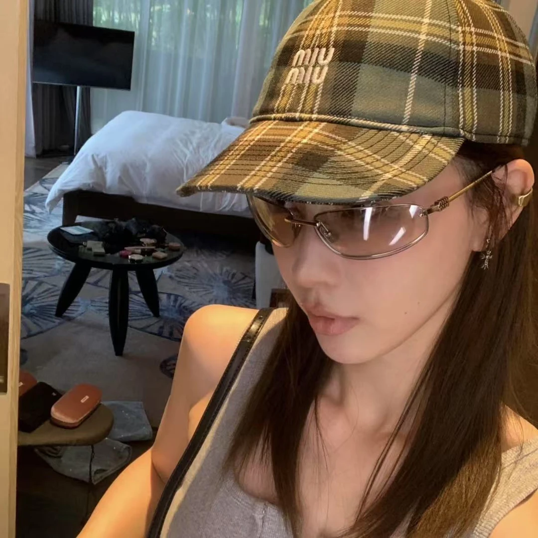 未使用 MIU MIU/缪缪 /GG/ 新款经典潮牌墨镜 SMUA50