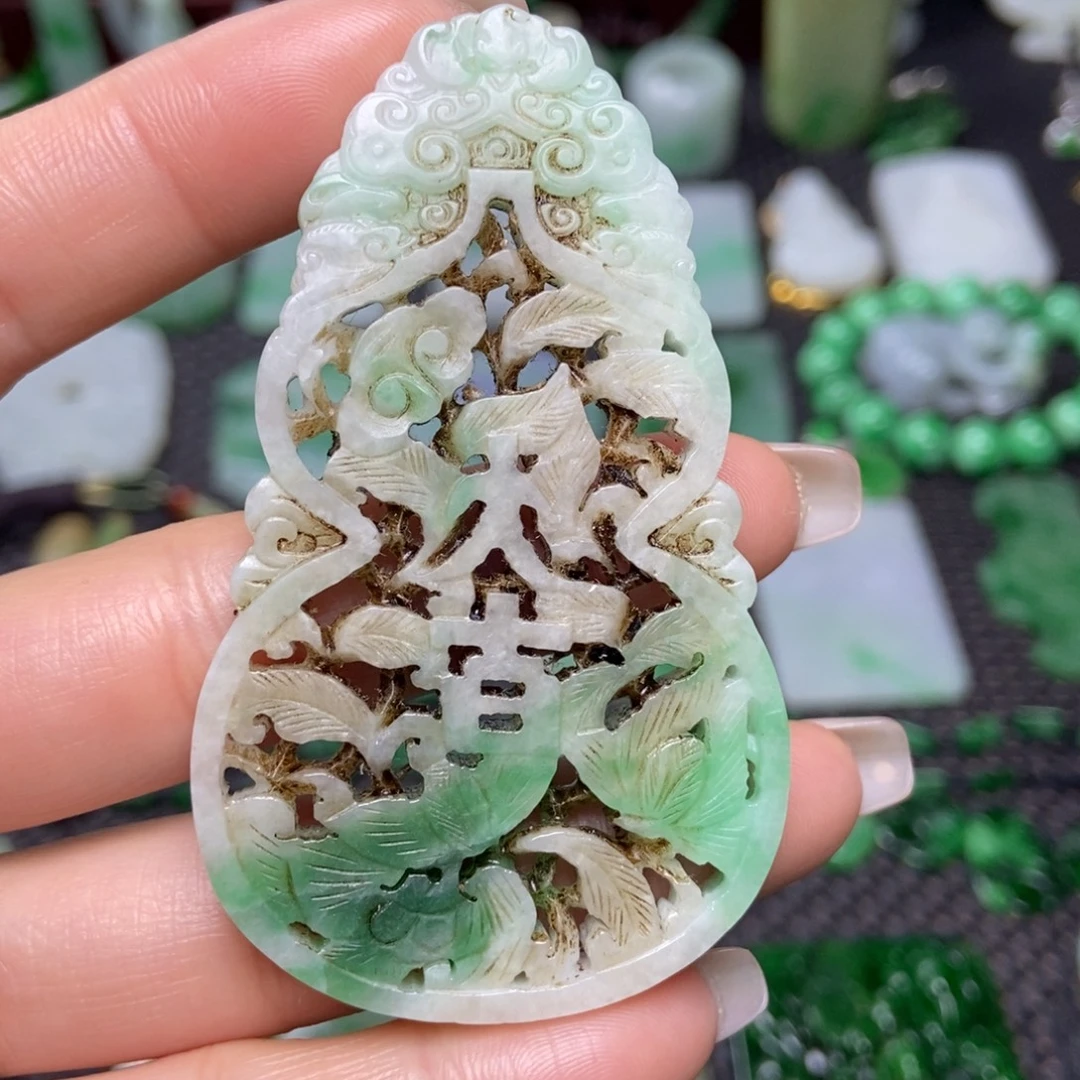 翡翠未镶嵌挂件清