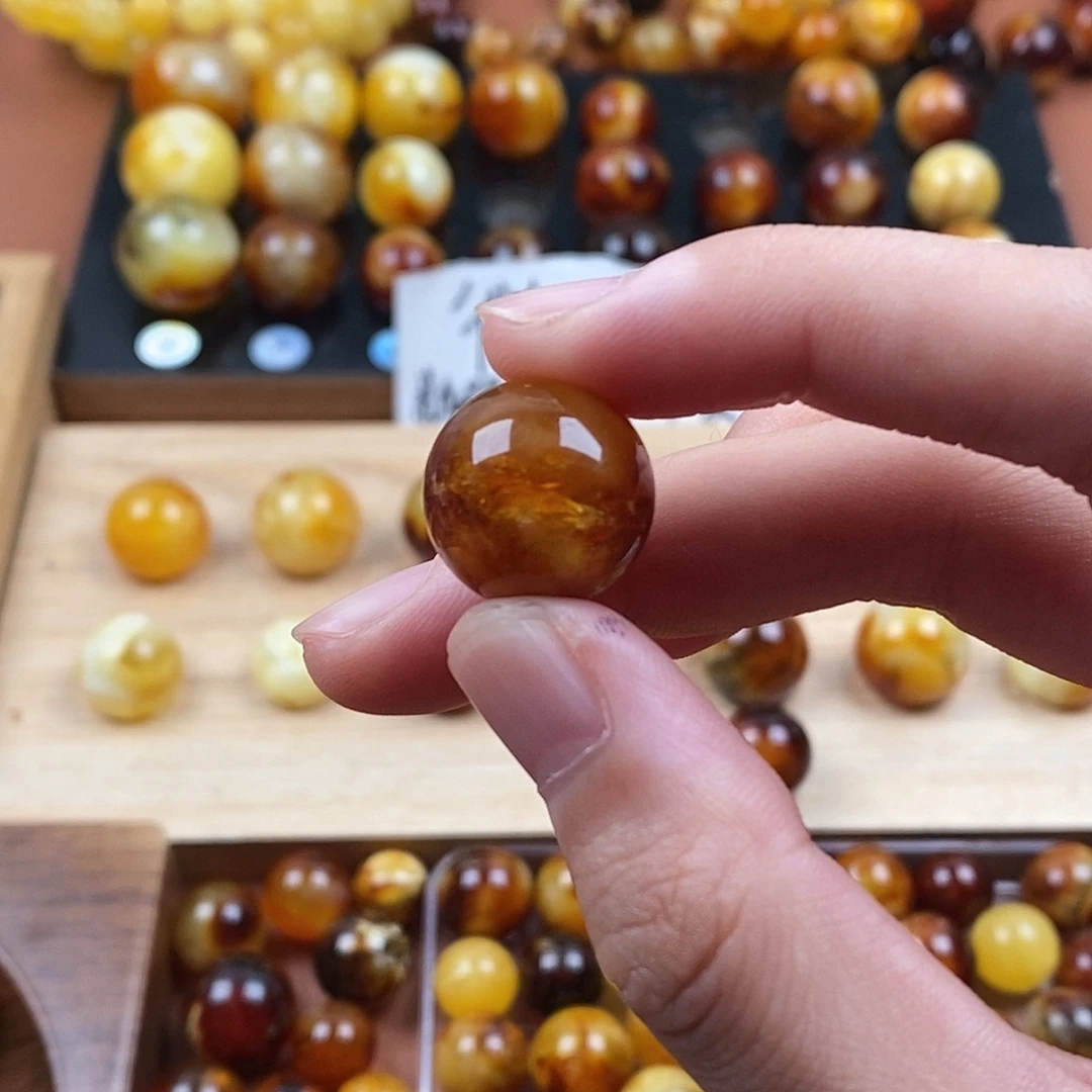 万***空裸石琥珀未镶嵌蜜蜡