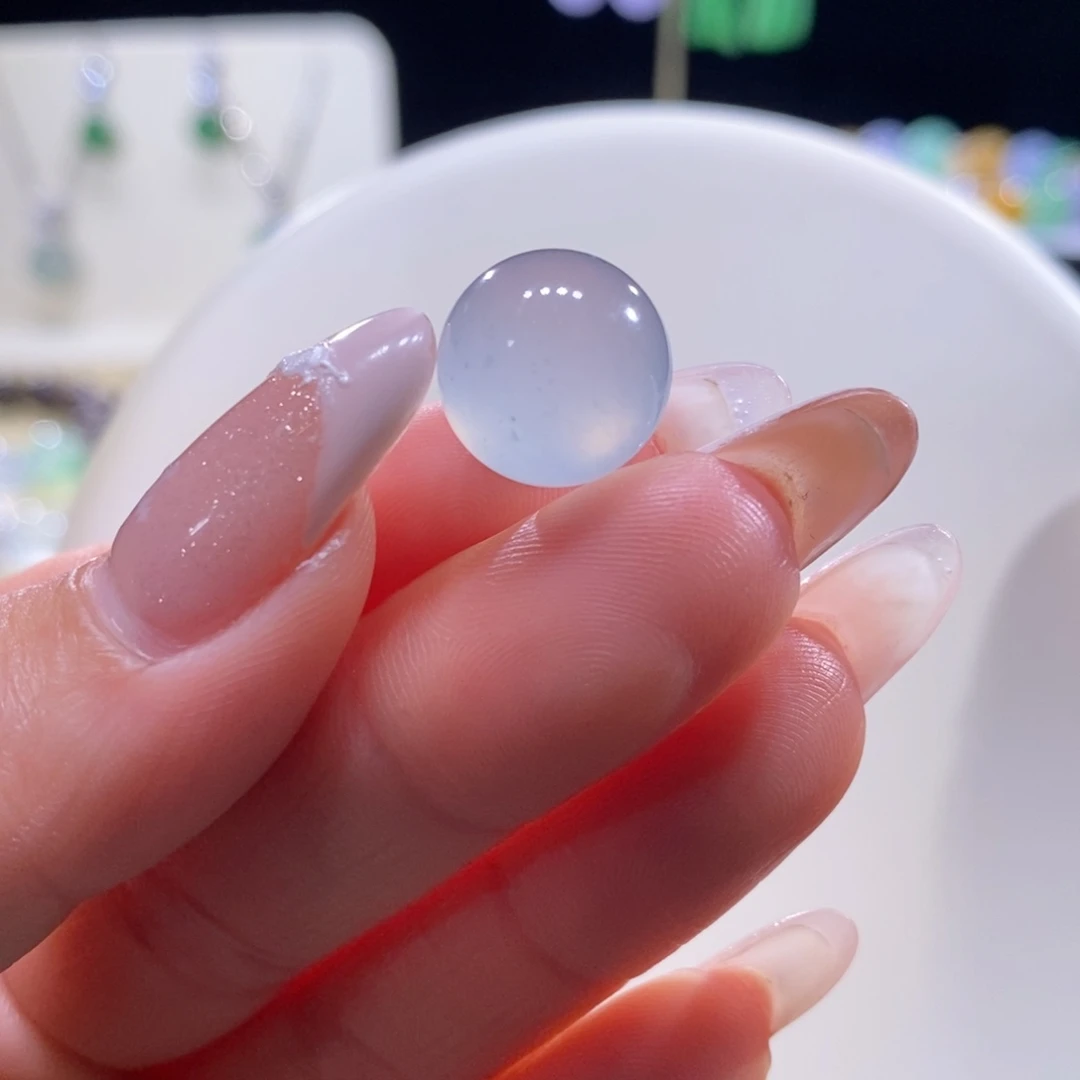 翡翠未镶嵌颈饰翡翠冰淡蓝飘雪花点珠