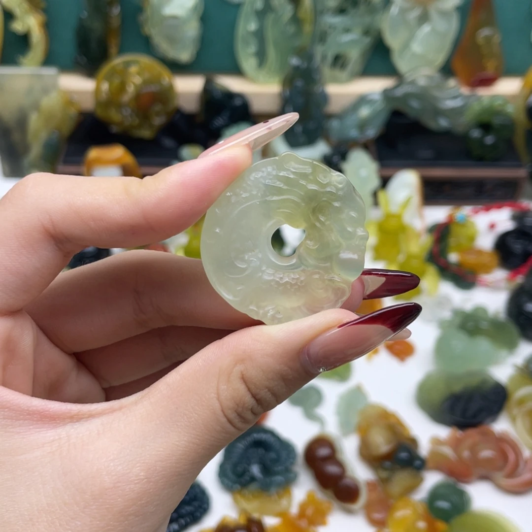 蛇纹石玉颈饰未镶嵌