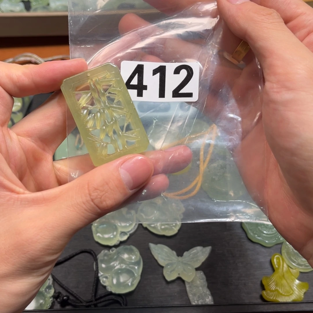 蛇纹石玉颈饰合金悦*