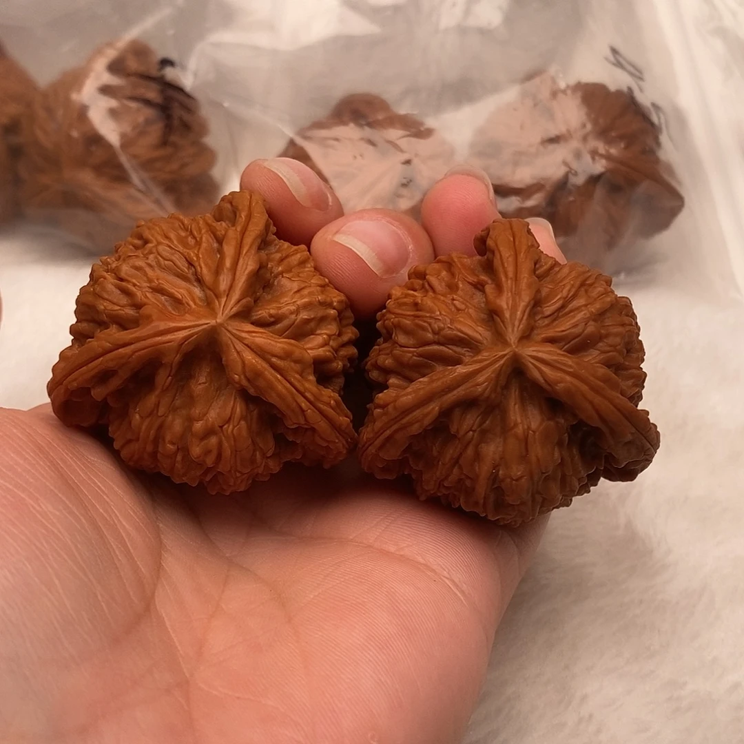 会***飞文玩核桃吊坠三棱