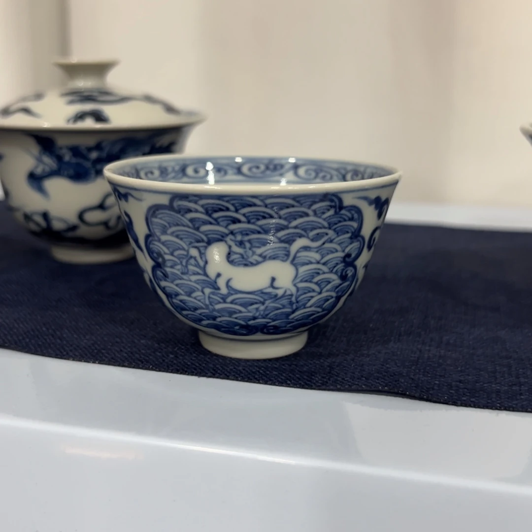 手绘青花海浪马主人杯微瑕