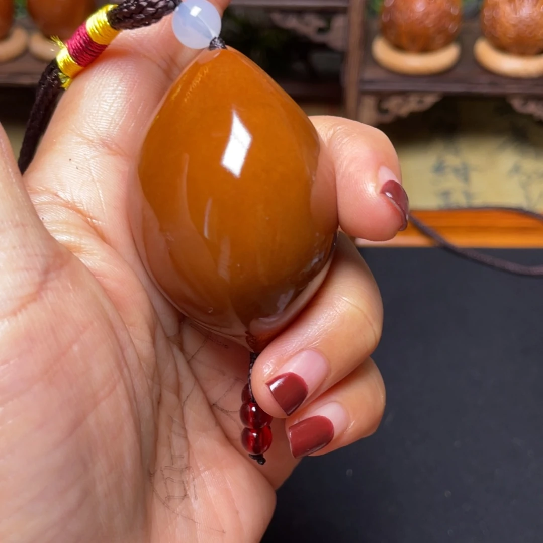 橄榄核吊坠蝴蝶37穿配