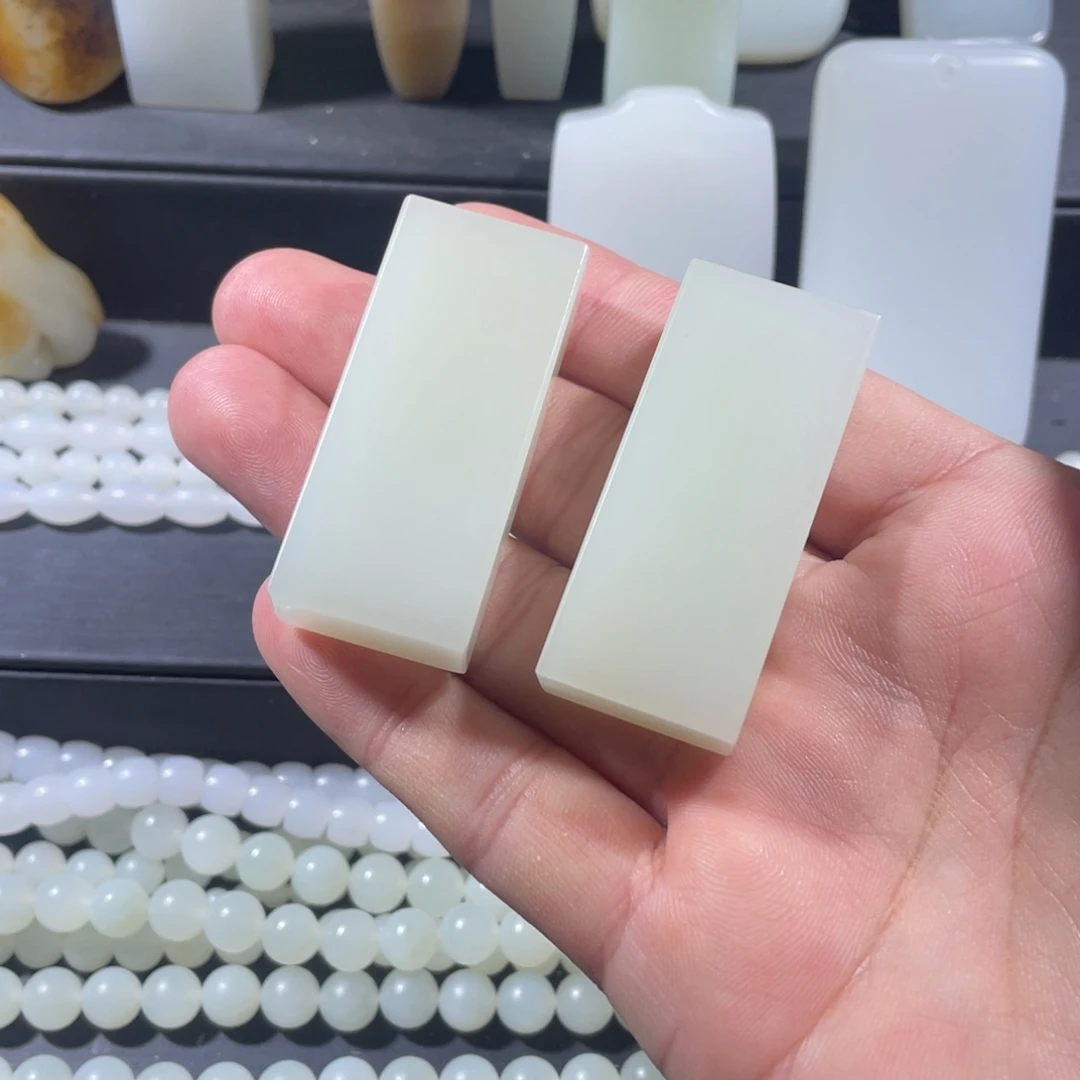 和田玉未镶嵌颈饰一对无事牌