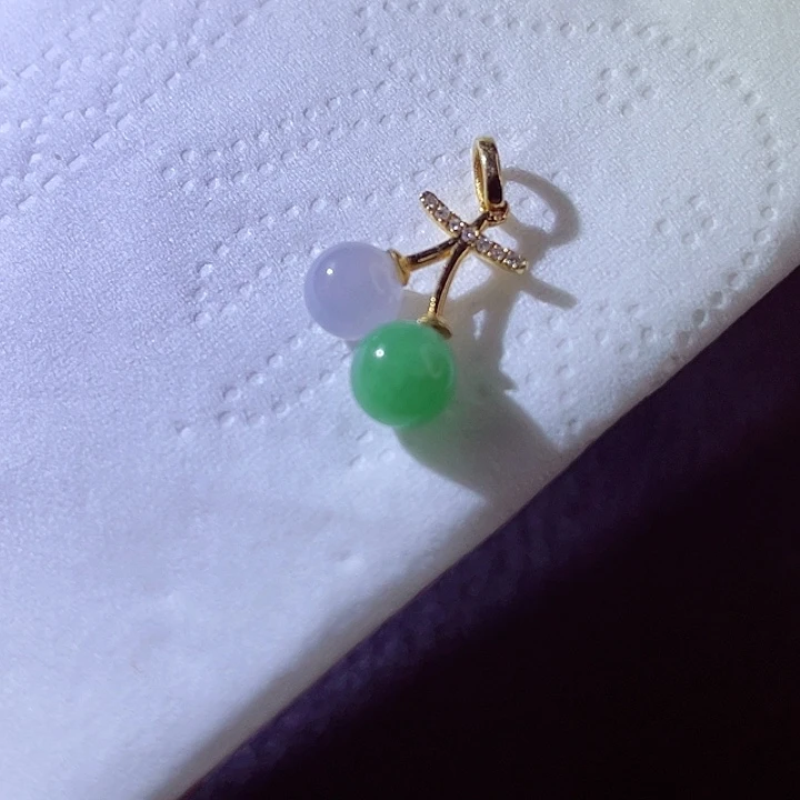 翡翠18K金镶嵌颈饰翡翠