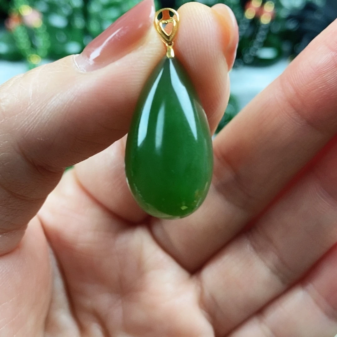 格***栈和田玉（碧玉）未镶嵌颈饰