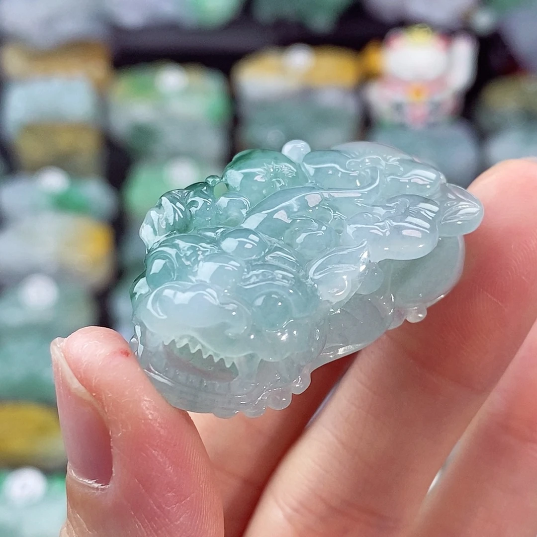 颈饰未镶嵌翡翠天然