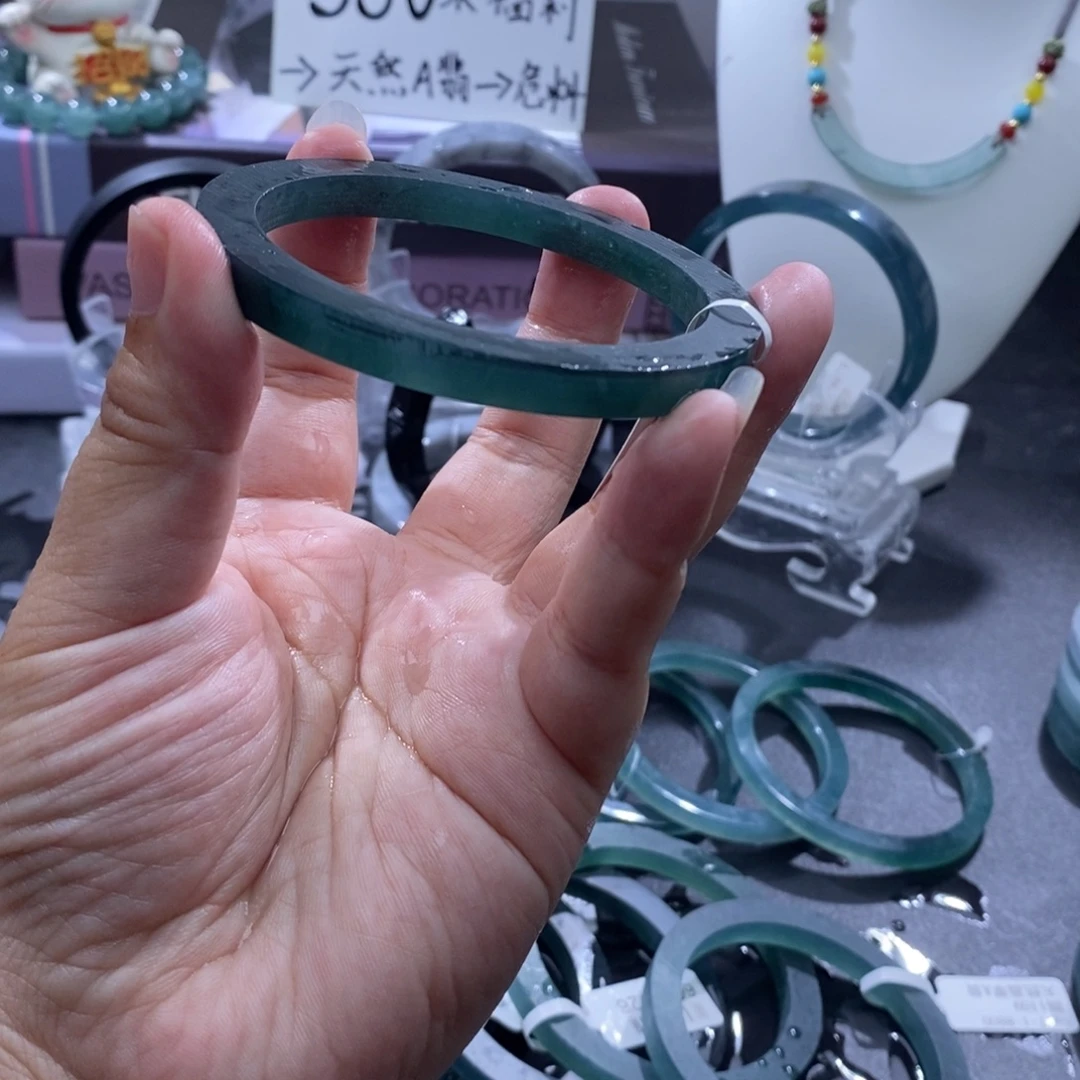 定制翡翠未镶嵌方潭水绿方