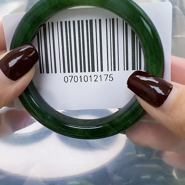 和田玉未镶嵌手镯微瑕55