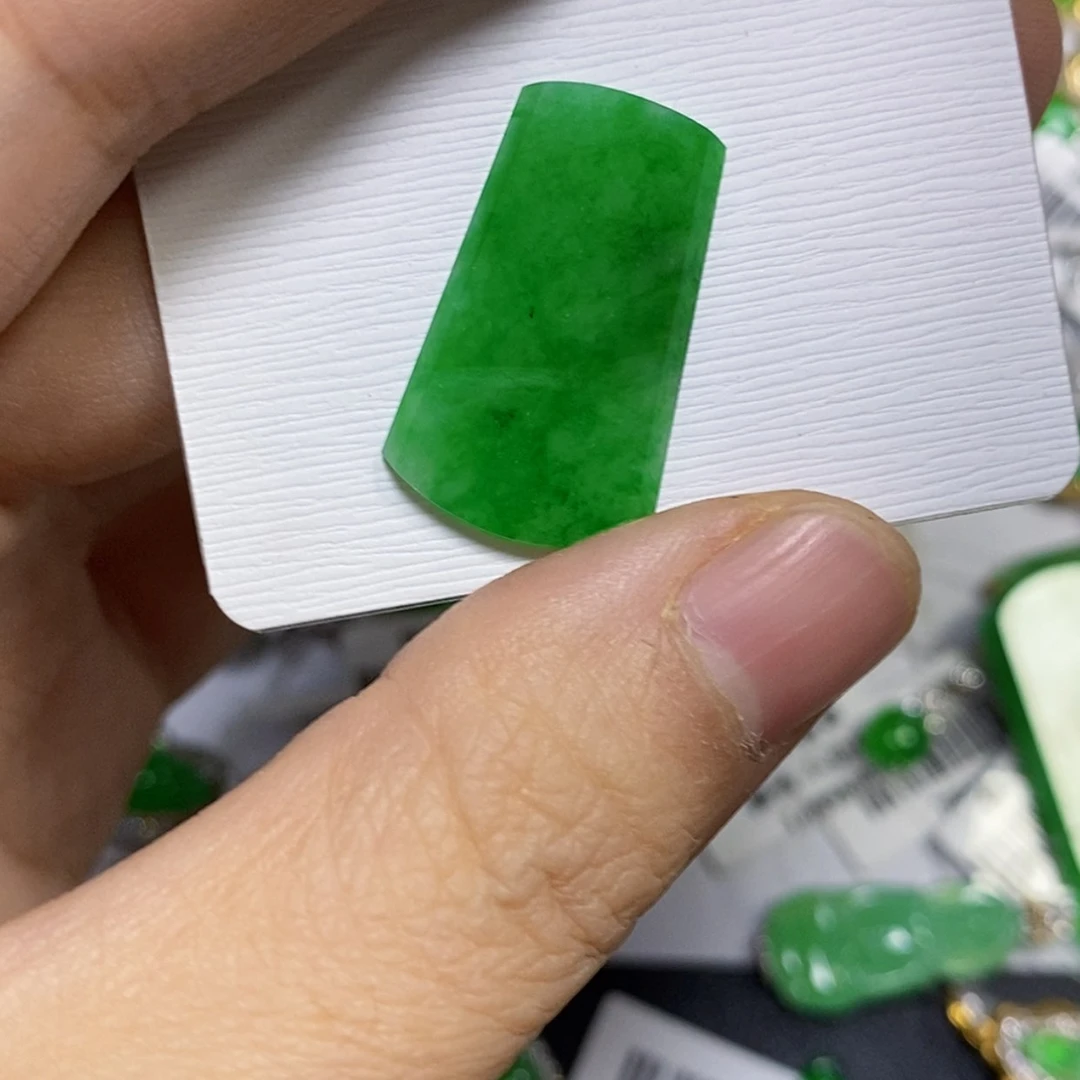 【闪购商品】颈饰未镶嵌翡翠吹****刀吊坠