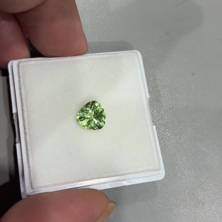 裸石橄榄石未镶嵌裸石2.24克拉