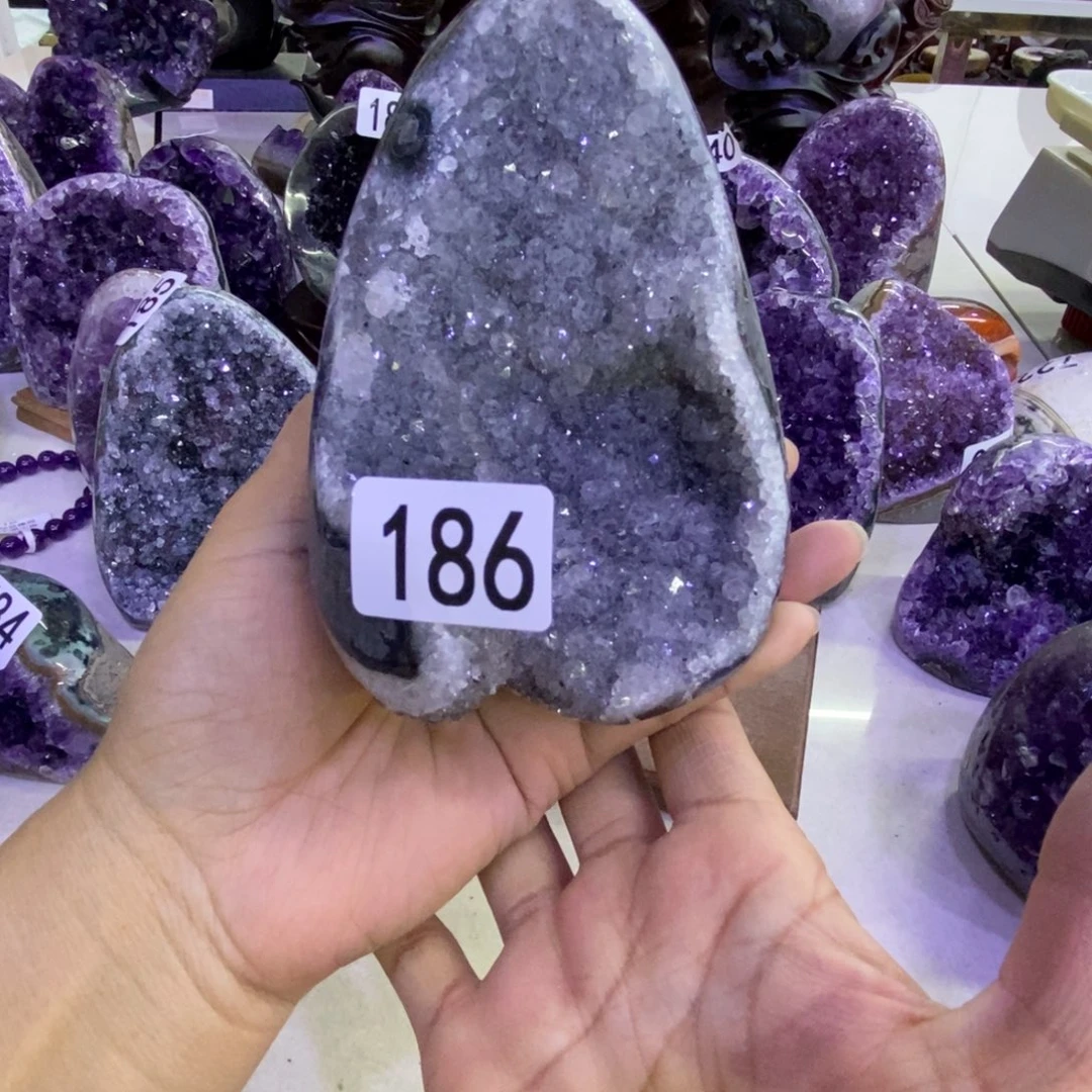 紫晶未镶嵌大型摆件（非配饰）