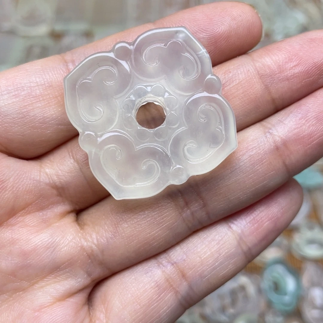 未镶嵌蛇纹石玉颈饰?****l