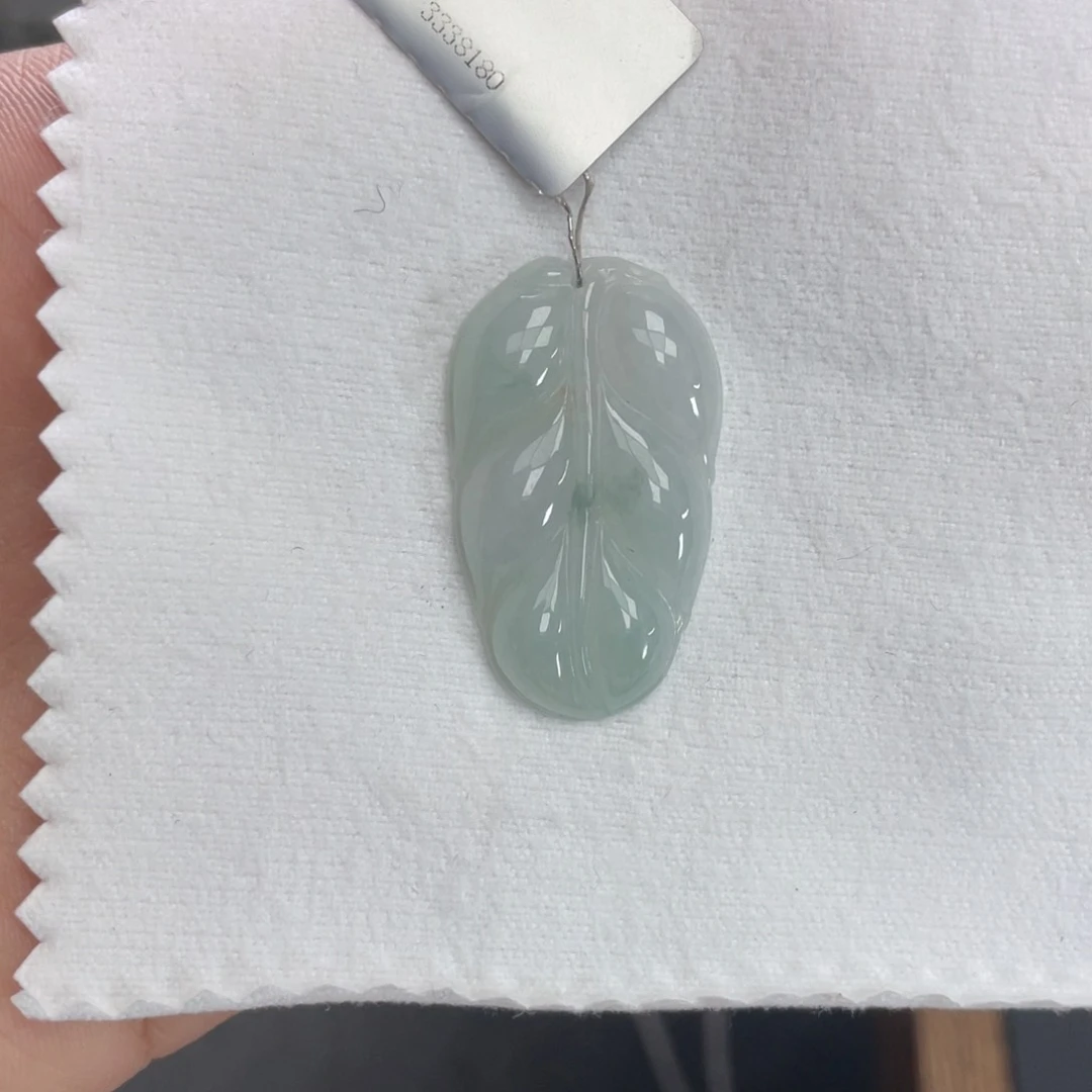 翡翠未镶嵌颈饰叶子