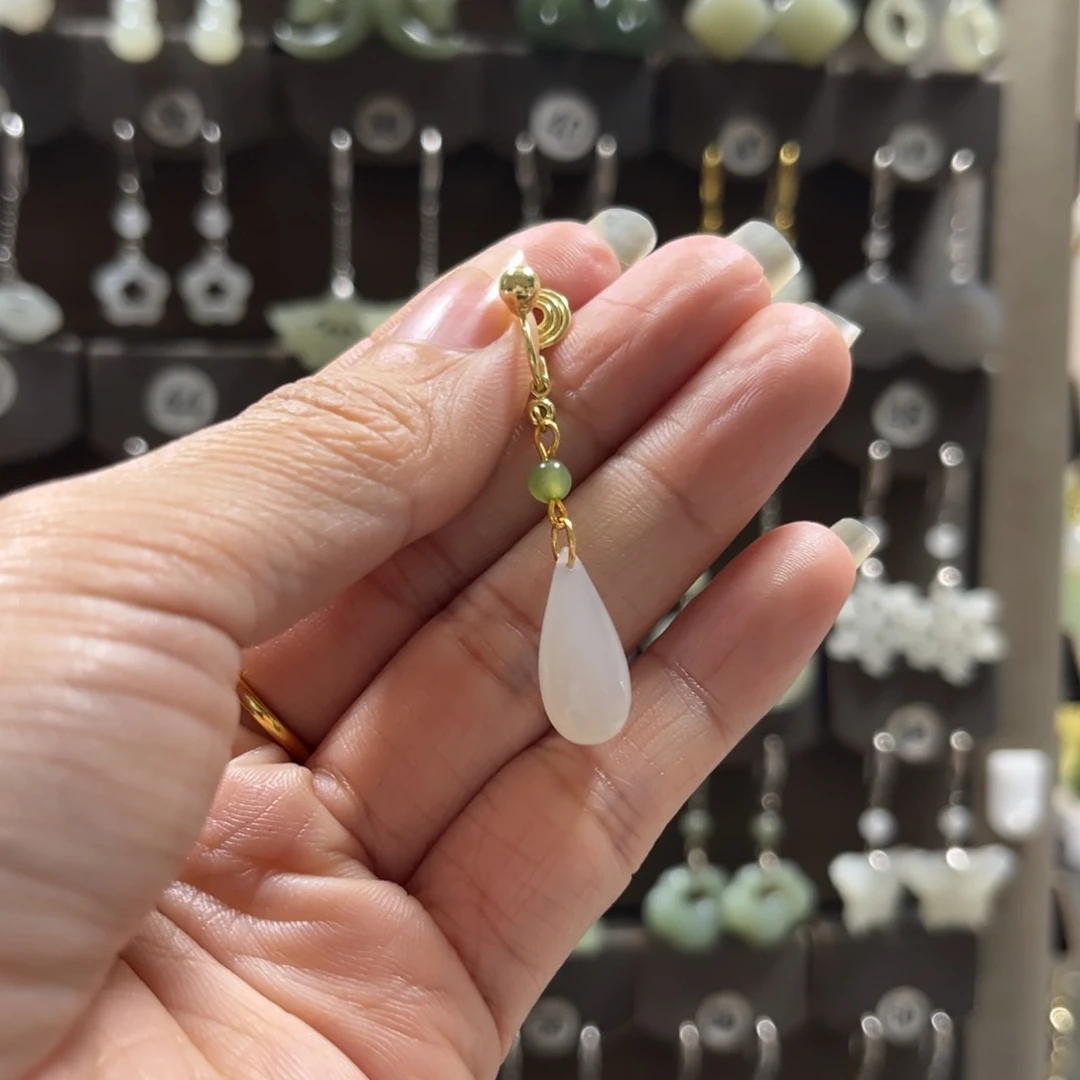 0***0和田玉未镶嵌耳饰