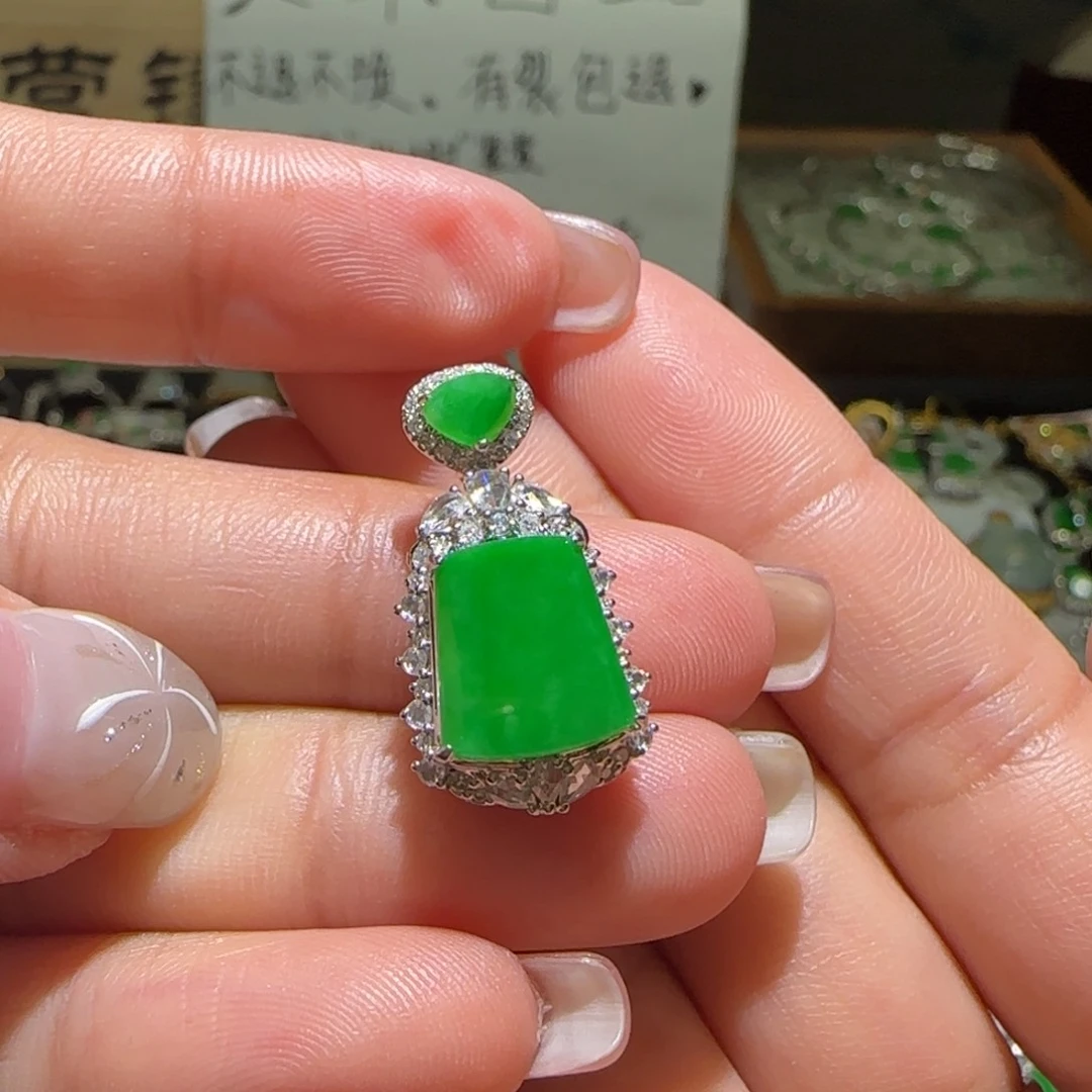 【闪购商品】翡翠颈饰18K金镶嵌缅甸