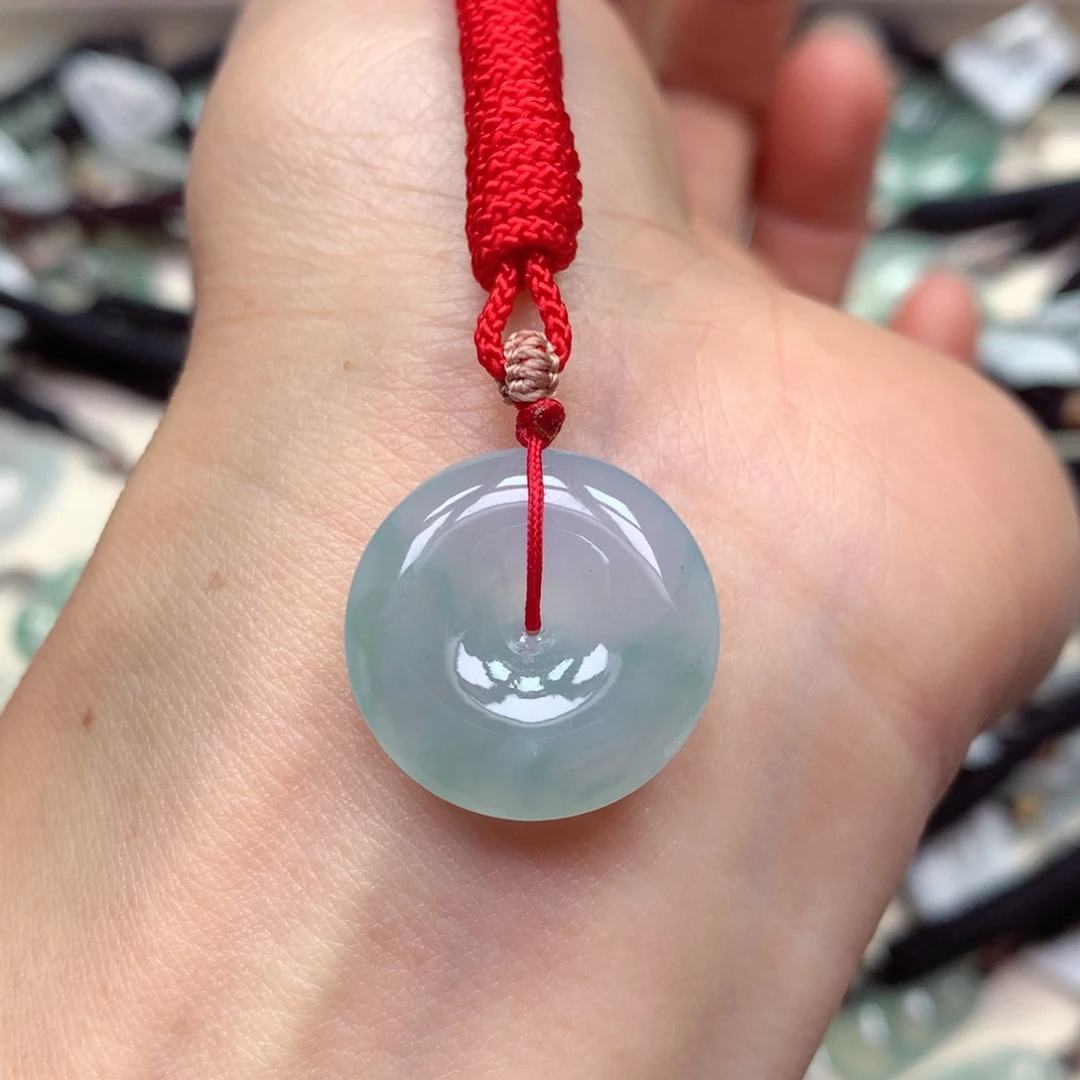 翡翠未镶嵌颈饰平安扣