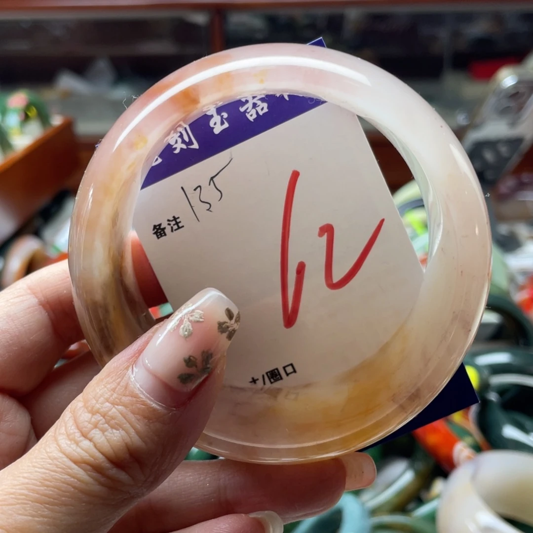 石英岩玉未镶嵌手镯