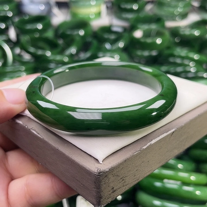 未镶嵌手镯和田玉（碧玉）