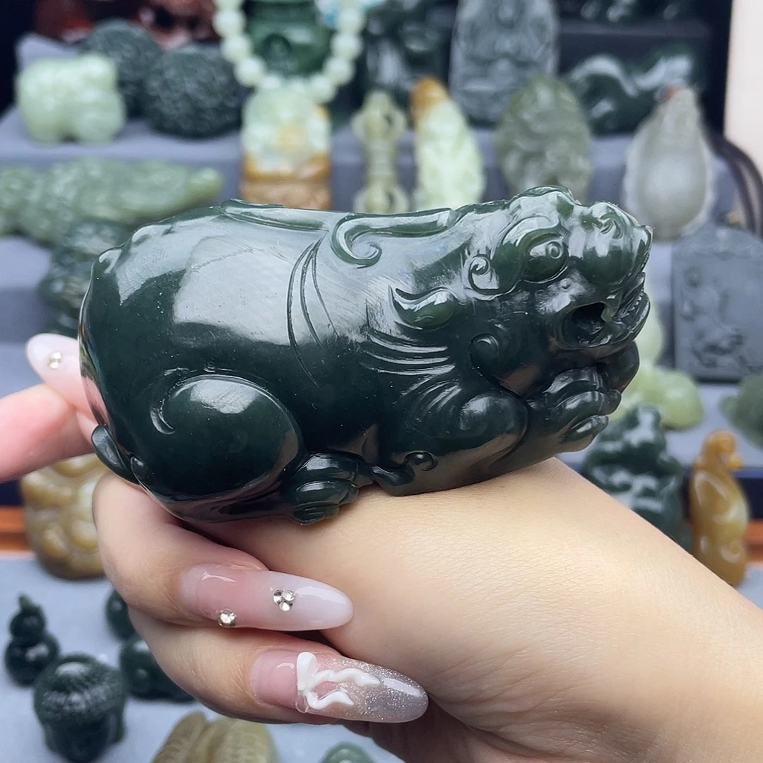 和田玉未镶嵌把件