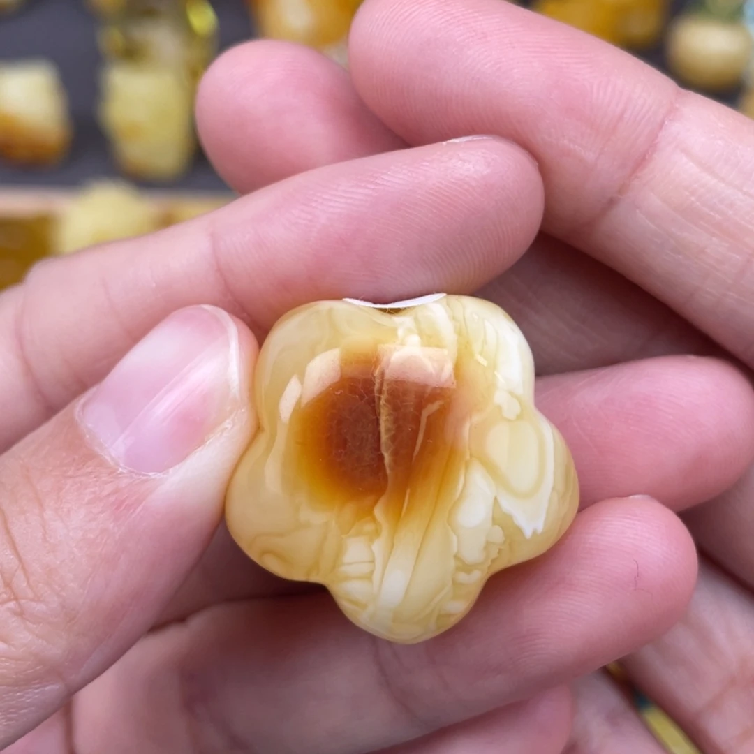 裸石琥珀未镶嵌蜜蜡