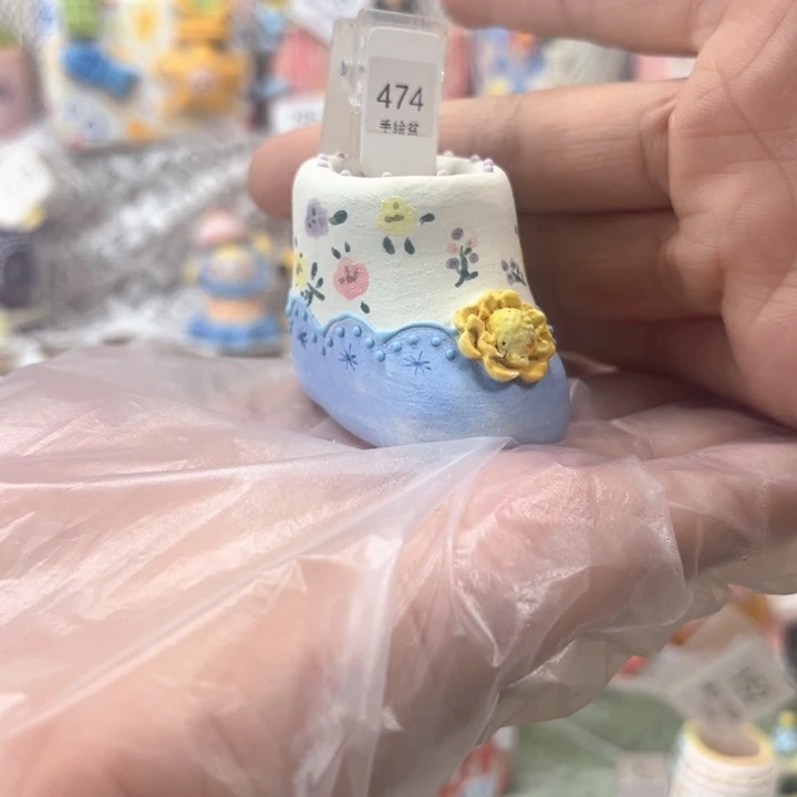 474小鞋子花盆手绘